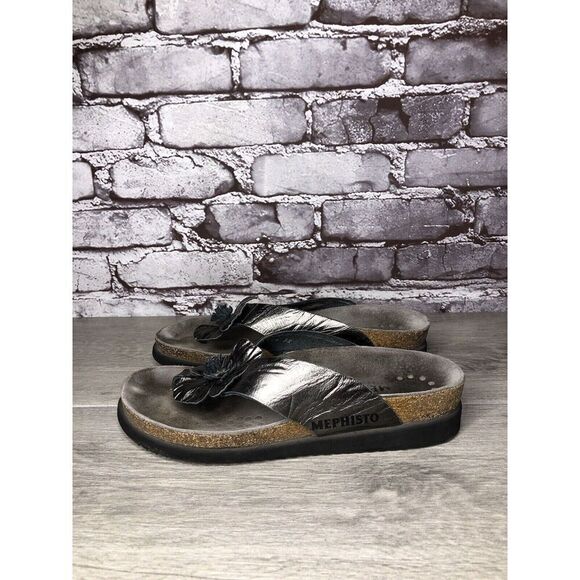 Mephisto Pewter Textured Leather Flip Flops Flower Sandals Women's Sz 38EU/7.5M - Picture 12 of 14